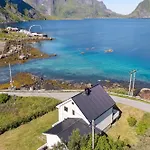 Valen House, Reine