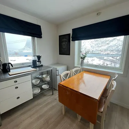 Valen House, Reine