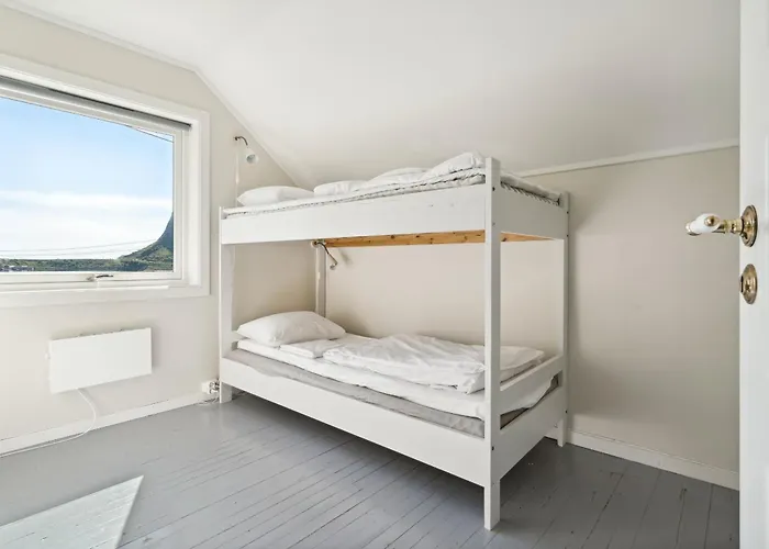 Valen House, Reine
