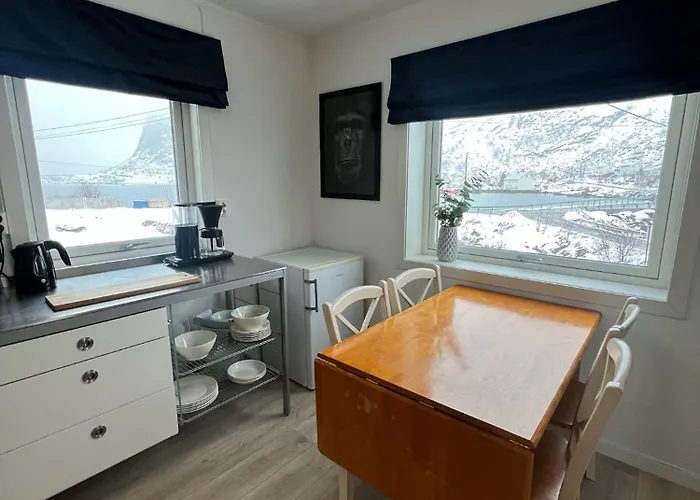 Valen House, Reine
